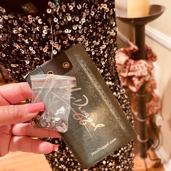 💐MAC DUGGUL BLACK/CHARCOAL EVENING SEQUIN V DROP GOWN - Picture 8 of 16